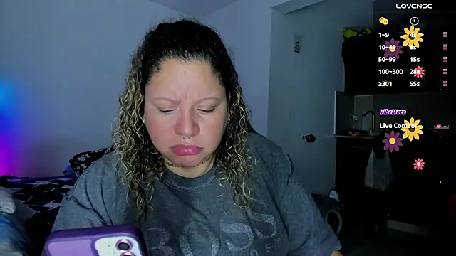 Snapshot of mariana_maze chatting on 02.17.25 mariana maze online show from 02.17.25