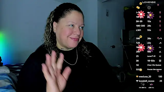 Snapshot of mariana_maze chatting on 02.21.25 mariana maze online show from 02.21.25