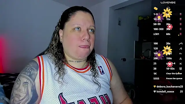 Snapshot of mariana_maze chatting on 03.13.25 mariana maze online show from 03.13.25