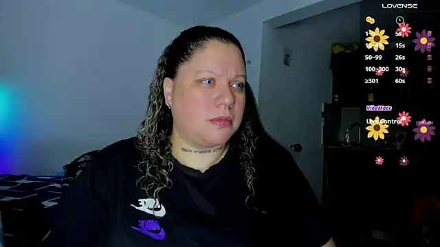 Snapshot of mariana_maze chatting on 03.20.25 mariana maze online show from 03.20.25