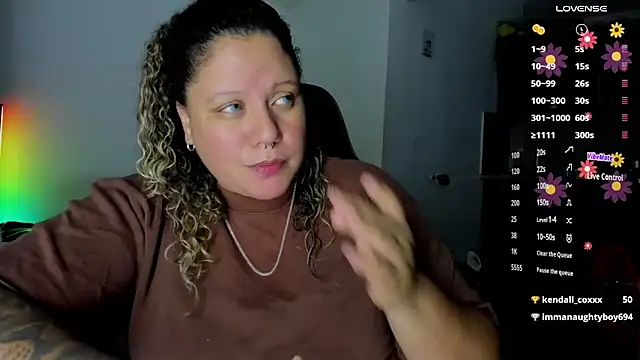 Snapshot of mariana_maze chatting on 03.22.25 mariana maze online show from 03.22.25