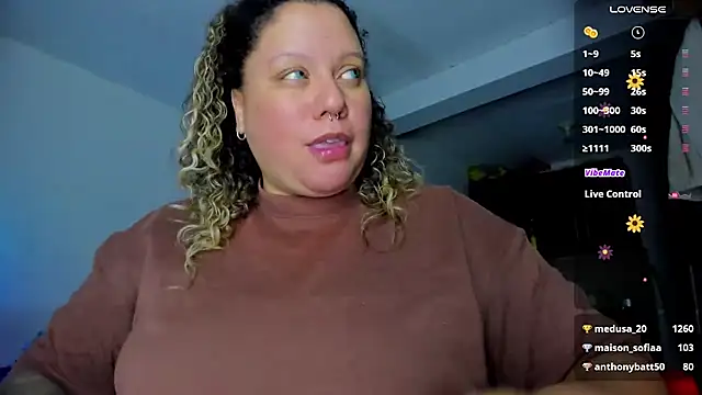 Snapshot of mariana_maze chatting on 03.22.25 mariana maze online show from 03.22.25