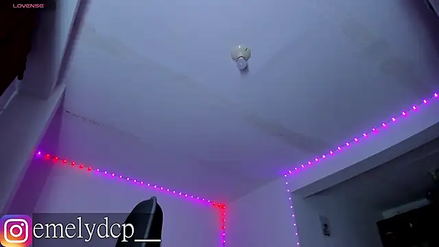 Snapshot of mariana_maze chatting on 10.04.25 mariana maze online show from 10.04.25