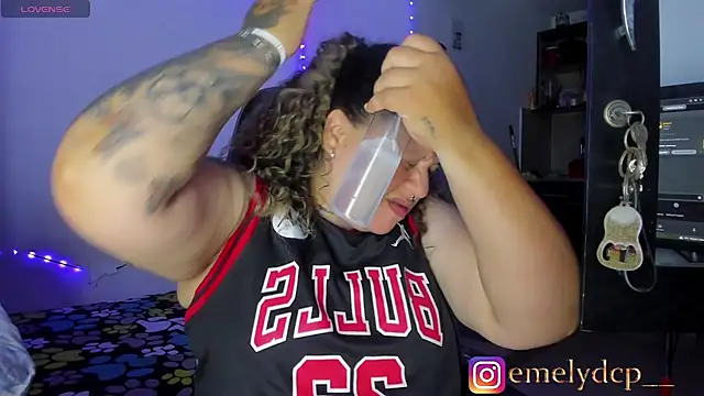 Snapshot of mariana_maze chatting on 10.19.25 mariana maze online show from 10.19.25