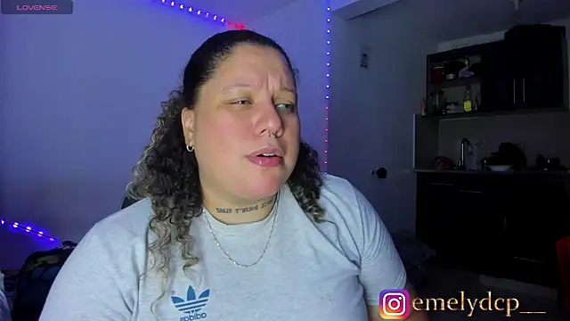 Snapshot of mariana_maze chatting on 10.25.25 mariana maze online show from 10.25.25