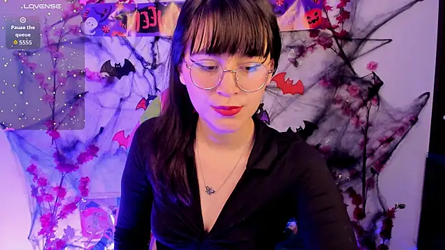 Snapshot of honeykitty_777 chatting on 10.18.25 honeykitty 777 online show from 10.18.25
