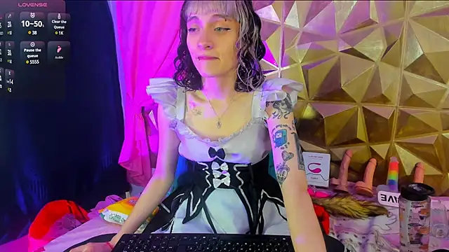Snapshot of neeko_princes chatting on 03.18.25 neeko princes online show from 03.18.25