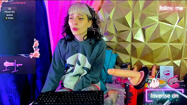 Snapshot of neeko_princes chatting on 09.19.25 neeko princes online show from 09.19.25