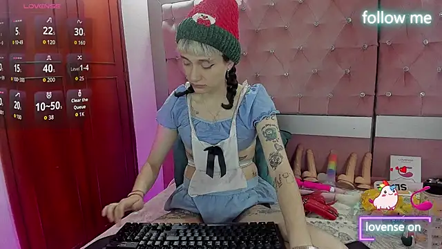 Snapshot of neeko_princes chatting on 12.01.25 neeko princes online show from 12.01.25