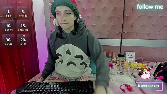 Snapshot of neeko_princes chatting on 12.02.25 neeko princes online show from 12.02.25