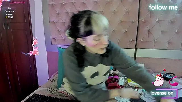 Snapshot of neeko_princes chatting on 02.26.26 neeko princes online show from 02.26.26