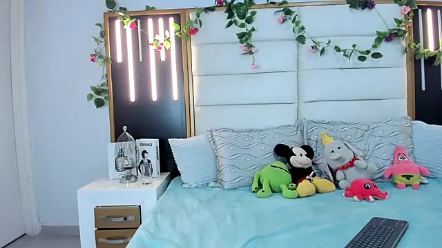 pretty ariiel online show from 02.04.25