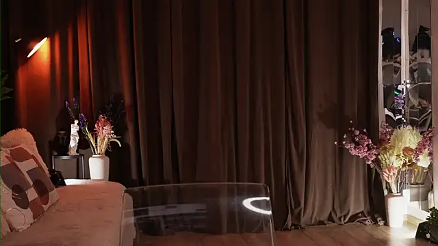 VictoriaMorrone online show from 11.20.25