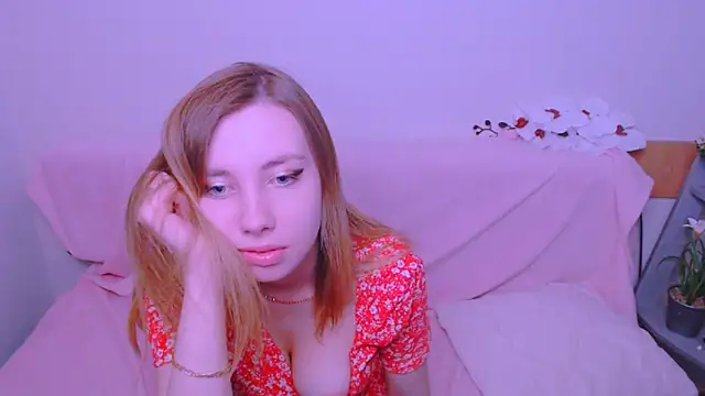 Snapshot of AliceFire_ chatting on 05.07.26 AliceFire online show from 05.07.26