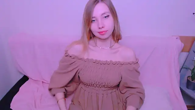 Snapshot of AliceFire_ chatting on 05.29.26 AliceFire online show from 05.29.26