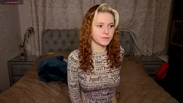 Snapshot of rocky_foxy chatting on 12.01.25 rocky foxy online show from 12.01.25