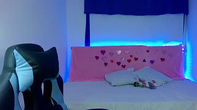 Lia 14  online show from 02.23.25