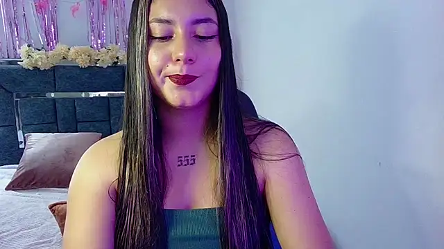 Lia 14  online show from 10.17.25