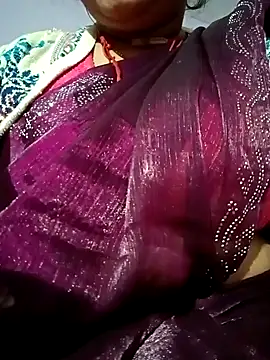 Hotmohni online show from 12.25.24