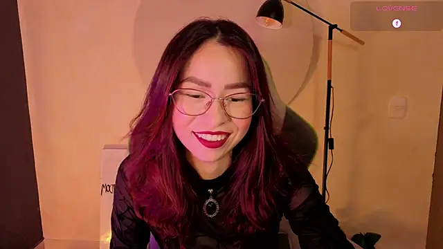 Snapshot of rosse_98_ chatting on 04.30.26 rosse 98 online show from 04.30.26