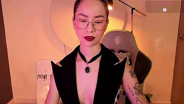 Snapshot of rosse_98_ chatting on 05.01.26 rosse 98 online show from 05.01.26