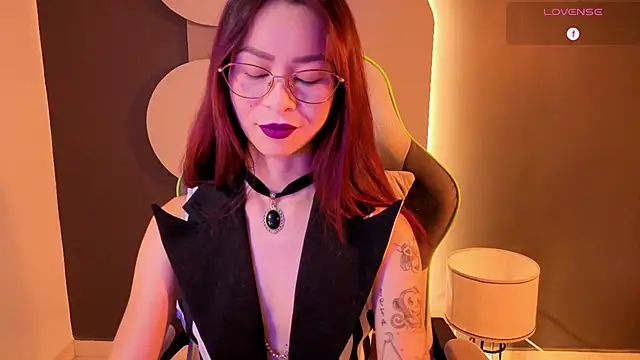 Snapshot of rosse_98_ chatting on 05.13.26 rosse 98 online show from 05.13.26