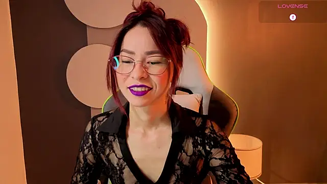 Snapshot of rosse_98_ chatting on 05.19.26 rosse 98 online show from 05.19.26