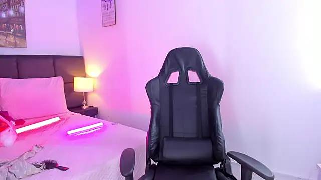 Megan Miles02 online show from 03.23.25