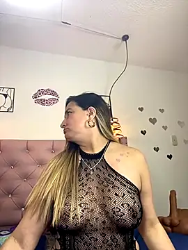 antonella87 online show from 10.28.25