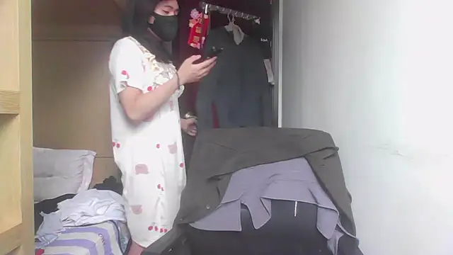 slut cheese online show from 12.04.25