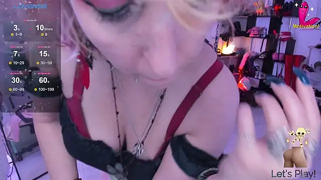 Snapshot of GinaMiracle chatting on 10.21.25 GinaMiracle online show from 10.21.25