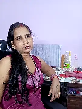 Snapshot of reemacouple007 chatting on 04.17.26 reemacouple007 online show from 04.17.26