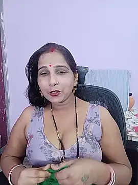 Snapshot of reemacouple007 chatting on 05.31.26 reemacouple007 online show from 05.31.26