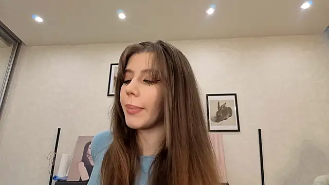 Snapshot of dolly_ll chatting on 06.25.26 dolly ll online show from 06.25.26