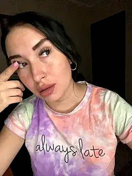 Snapshot of Roxana_Bell chatting on 10.23.25 Roxana Bell online show from 10.23.25