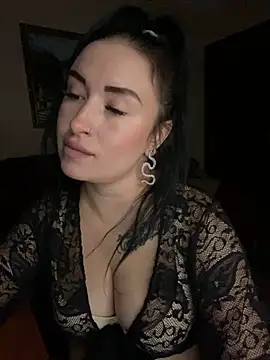 Snapshot of Roxana_Bell chatting on 10.24.25 Roxana Bell online show from 10.24.25