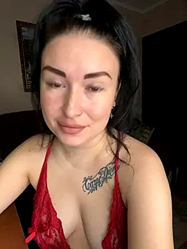 Snapshot of Roxana_Bell chatting on 11.01.25 Roxana Bell online show from 11.01.25