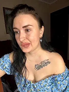 Snapshot of Roxana_Bell chatting on 11.13.25 Roxana Bell online show from 11.13.25