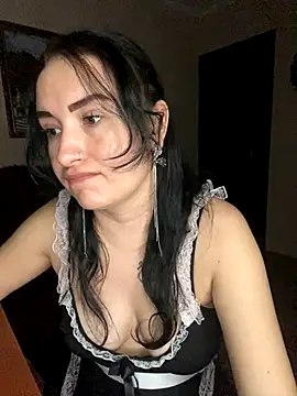 Snapshot of Roxana_Bell chatting on 11.17.25 Roxana Bell online show from 11.17.25