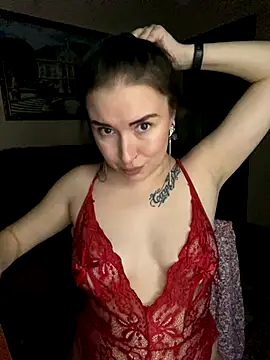 Snapshot of Roxana_Bell chatting on 11.26.25 Roxana Bell online show from 11.26.25