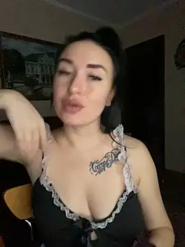 Snapshot of Roxana_Bell chatting on 12.05.25 Roxana Bell online show from 12.05.25