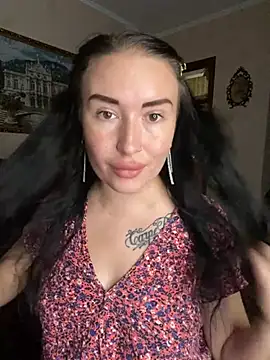 Snapshot of Roxana_Bell chatting on 06.21.26 Roxana Bell online show from 06.21.26