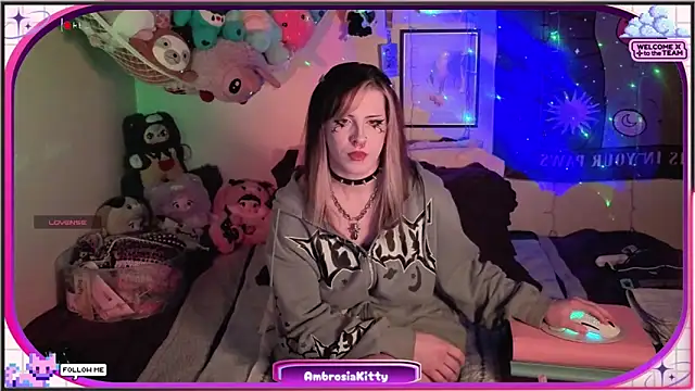 Snapshot of AmbrosiaKitty chatting on 05.01.26 AmbrosiaKitty online show from 05.01.26