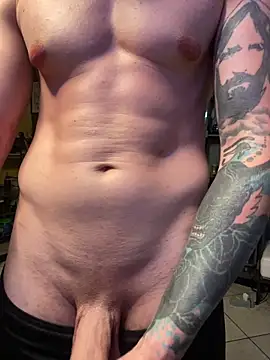 Snapshot of MachineDien chatting on 03.09.25 MachineDien online show from 03.09.25