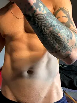 Snapshot of MachineDien chatting on 09.28.25 MachineDien online show from 09.28.25