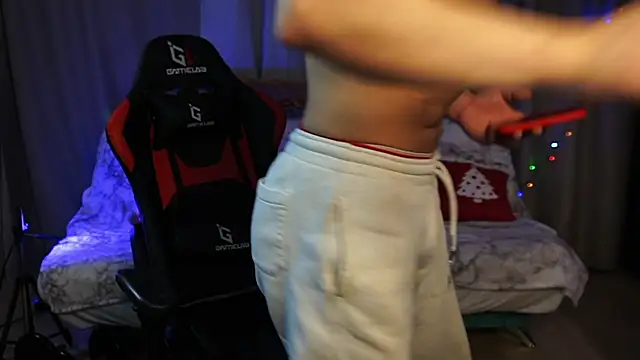 Snapshot of danielkraigforu chatting on 02.11.25 danielkraigforu online show from 02.11.25