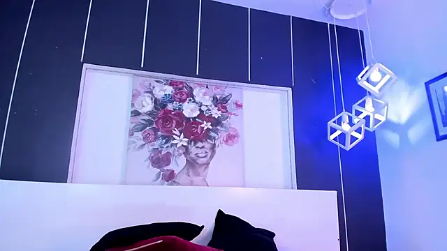 Snapshot of Alexxxholy chatting on 12.23.24 Alexxxholy online show from 12.23.24