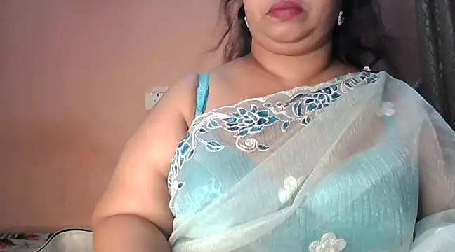 Snapshot of Ravina_patil1 chatting on 01.12.25 Ravina patil1 online show from 01.12.25