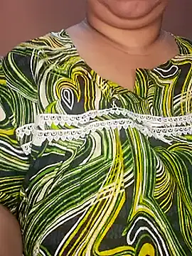 Snapshot of Ravina_patil1 chatting on 02.08.25 Ravina patil1 online show from 02.08.25