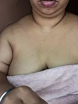 Snapshot of Ravina_patil1 chatting on 02.13.25 Ravina patil1 online show from 02.13.25